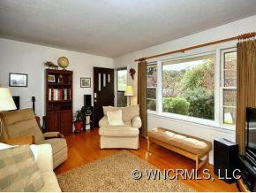 8 DEBRA LANE - Photo 6