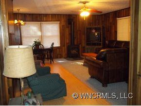 77 Thornton - Photo 2