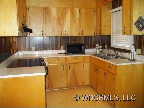 77 Thornton - Photo 3
