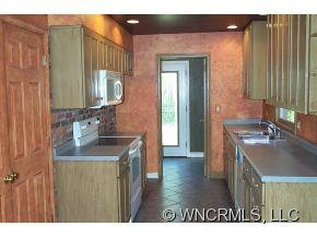 145 Walnut St - Photo 4