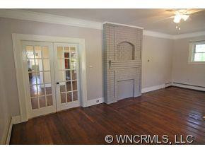 131 Hillside Street - Photo 2