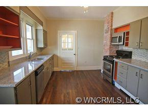 131 Hillside Street - Photo 4