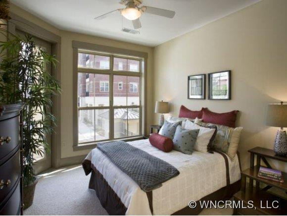 5 FARLEIGH ST #B02