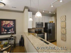 5 FARLEIGH ST #B02 - Photo 3