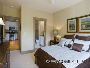 5 FARLEIGH ST #B02 - Photo 4