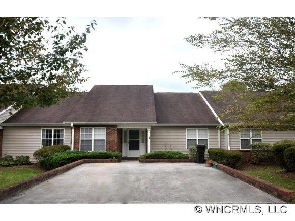 18 South Creekside Court