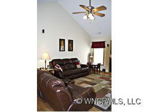 114 LITTLEFIELD DR. - Photo 15