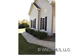 114 LITTLEFIELD DR. - Photo 4