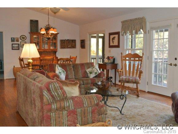 1012 Kanasgowa Drive - Photo 3