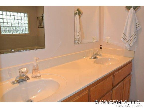 1012 Kanasgowa Drive - Photo 8