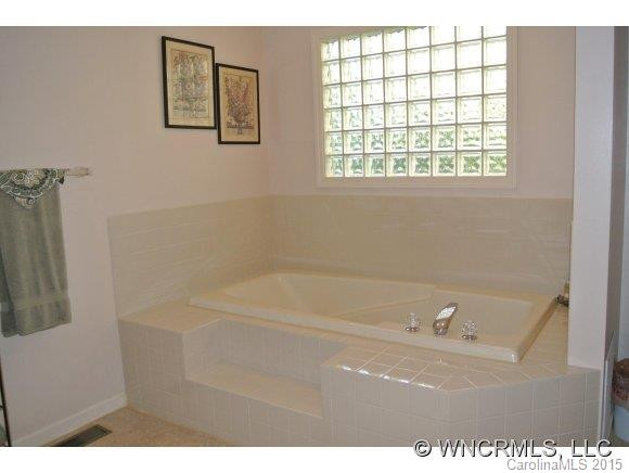 1012 Kanasgowa Drive - Photo 9