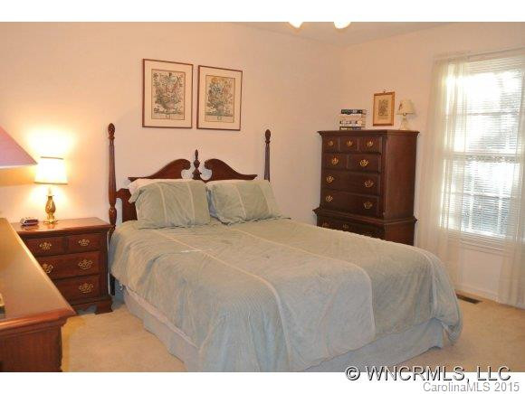 1012 Kanasgowa Drive - Photo 10