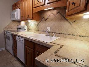 647 TOWN MOUNTAIN UNIT 208 - Photo 2