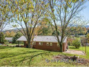 210 HAMPSHIRE DRIVE - Photo 11