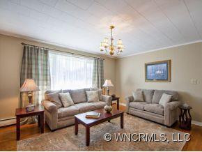 210 HAMPSHIRE DRIVE - Photo 3
