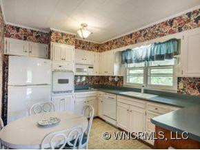 210 HAMPSHIRE DRIVE - Photo 5