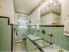 210 HAMPSHIRE DRIVE - Photo 7