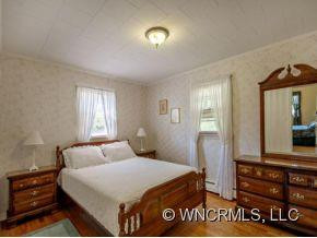 210 HAMPSHIRE DRIVE - Photo 8