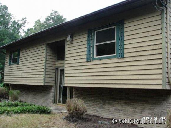 1556 HOLIDAY DRIVE