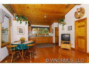 225 Mountain Valley - Photo 5