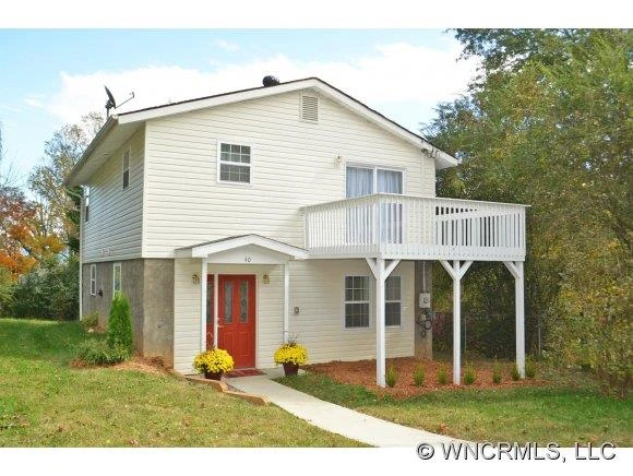 40 Laurel Loop