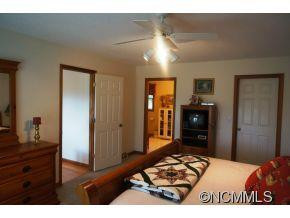18 Jennifer Lane - Photo 11