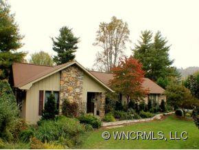 211 HAWTHORN DRIVE - Photo 2
