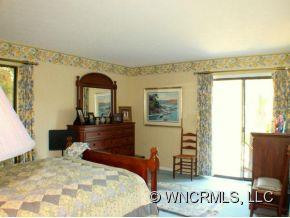 211 HAWTHORN DRIVE - Photo 12