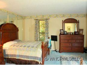 211 HAWTHORN DRIVE - Photo 13