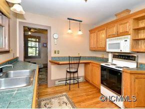 128 Woodland Road - Photo 12