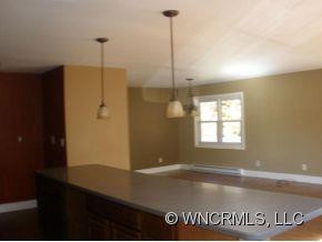 130 BARNARD AVENUE - Photo 2