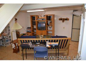 215 Sleepy Hollow Lane - Photo 17