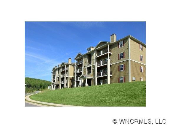 400 Vista Lake #104
