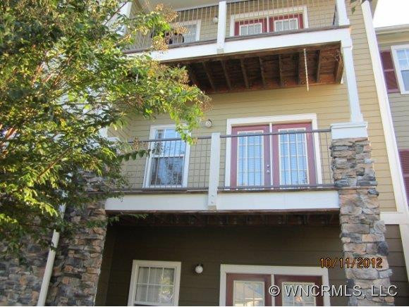 300 Vista Lake Dr #201