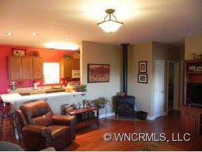 109 Pine Tree - Photo 3