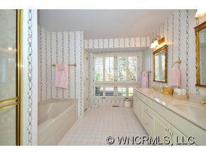 128 Broadmoor Drive - Photo 9