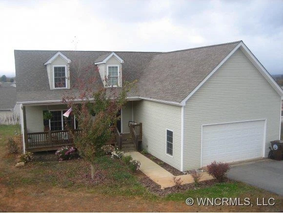 36 Climbing Aster Way