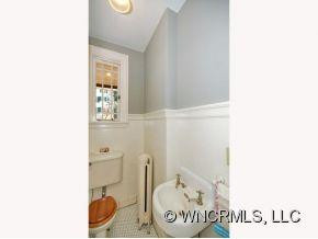 63 MACON AVENUE - Photo 12