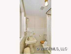 63 MACON AVENUE - Photo 15