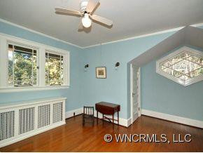 63 MACON AVENUE - Photo 18