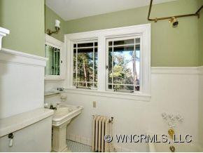 63 MACON AVENUE - Photo 20
