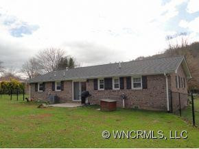 205 JEFF STREET - Photo 2