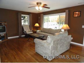 205 JEFF STREET - Photo 3
