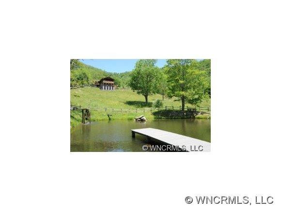 672 Rockcliffe Lane