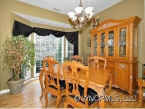14 TIFFANY LANE - Photo 2