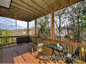14 TIFFANY LANE - Photo 11