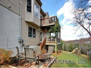 14 TIFFANY LANE - Photo 13