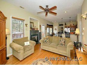 14 TIFFANY LANE - Photo 3