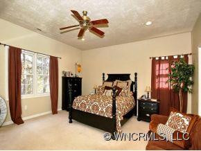 14 TIFFANY LANE - Photo 7