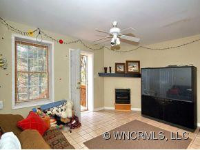 14 TIFFANY LANE - Photo 9